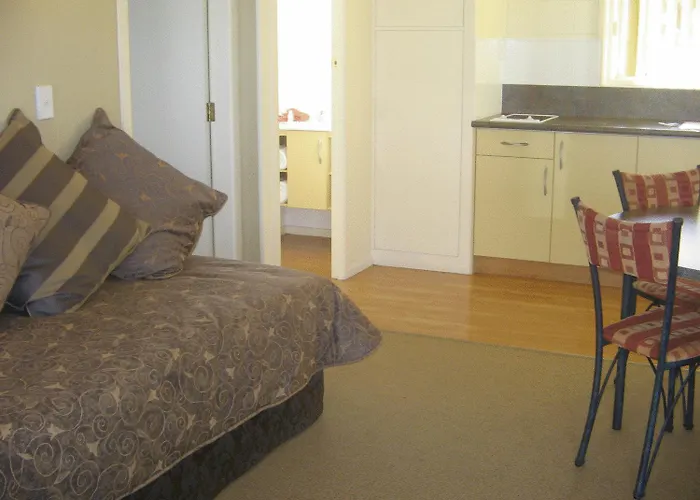 Shortland Court Motel