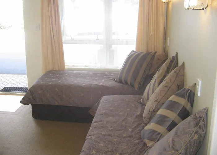 Shortland Court Motel